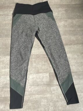 Beyond Yoga Gray, Olive & Black Colorblock Leggings